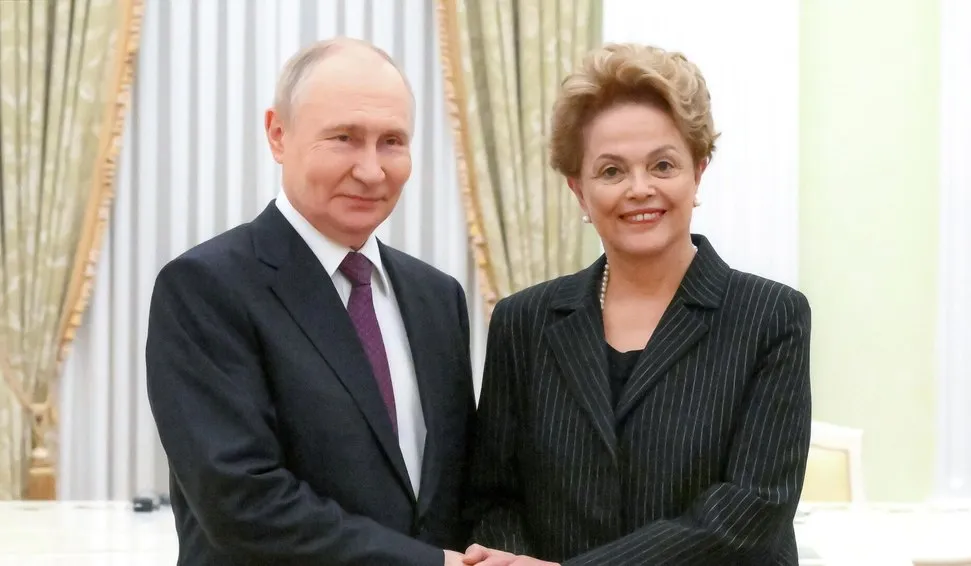 Putin recebe Dilma em Moscou e reunião reforça protagonismo do Brasil no Brics